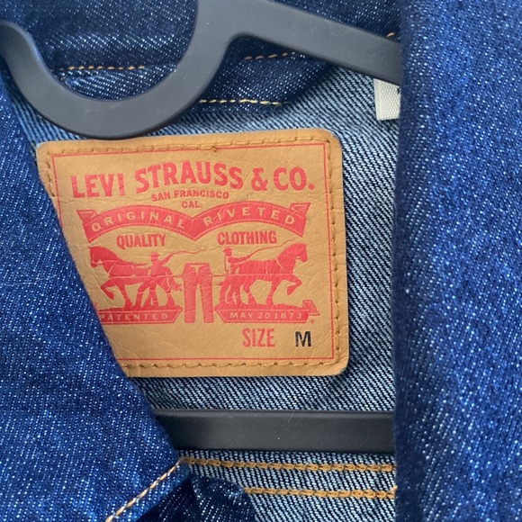 Levis jacket - Picture 3 of 3